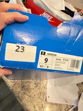 Adidas Superstar triple white size 9 sneaker new inbox